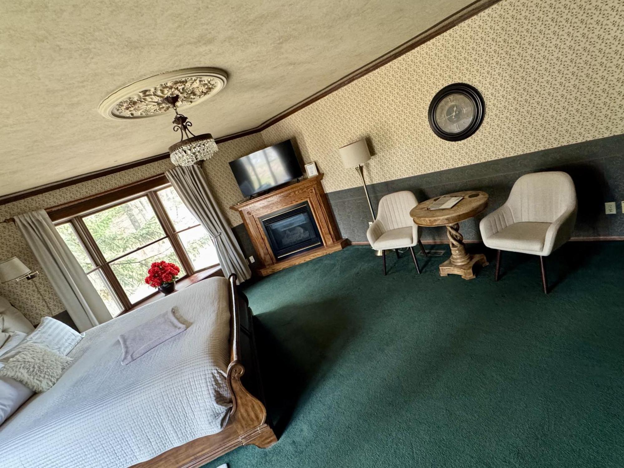 Otter Creek Eau Claire Altoona Bed & Breakfast エクステリア 写真